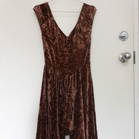 NWT UO Silence + Noise Corina Velvet Short Sleeve Mini Dress Chocolate Sz Small - Picture 6 of 13